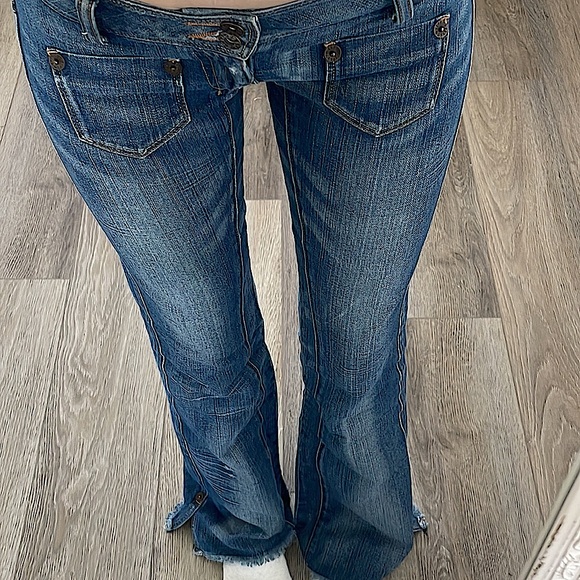 GUESS Flared Jeans - Picture 1 of 7